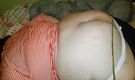 தனியா கருங்காலி பெண், ஒரு கல்லூரி ஆபாச இந்திய watch free மாணவர் மற்றும் அவரது நண்பர் அப்பா