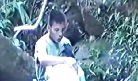கேபிள் பையன் சொருகப்பட்டு தவறான ஆபாசம் பார்க்க துளை