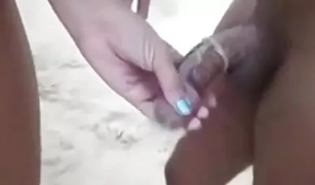 ஊதி இந்திய மனிதன் ஆபாச மொபைல்